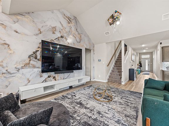 3rd image of 646 Olympic Way