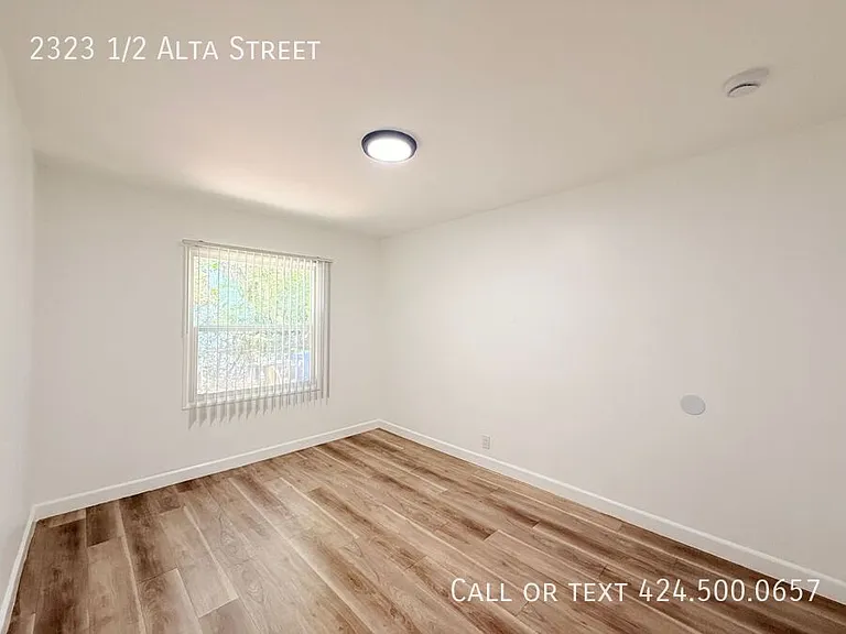2323 1/2 Alta St — Photo 11