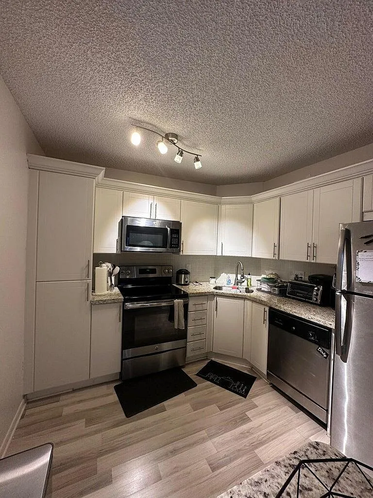 Building Photo - 3857 Coral Tree Cir #204