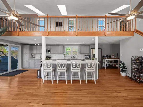 5 Bradford Ter, Saugus, MA 01906