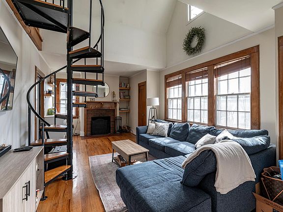 4th image of 29 Haven Ct Floor 2
