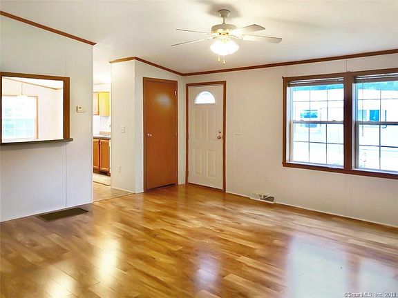 5th image of 133 Stephen Dr