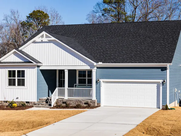 398 Fast Pitch Ln, Four Oaks, NC 27524