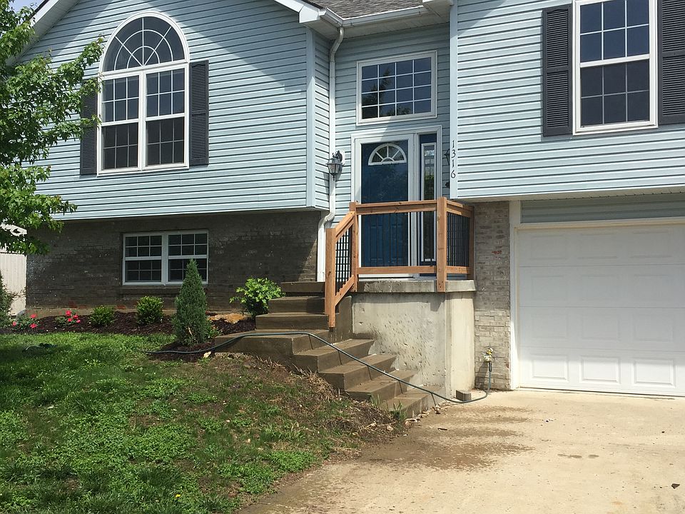 1st image of 1316 SW Graystone Cir