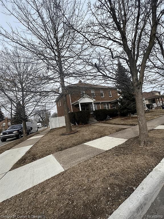 184 S Riverbank St, Wyandotte, MI 48192 Zillow