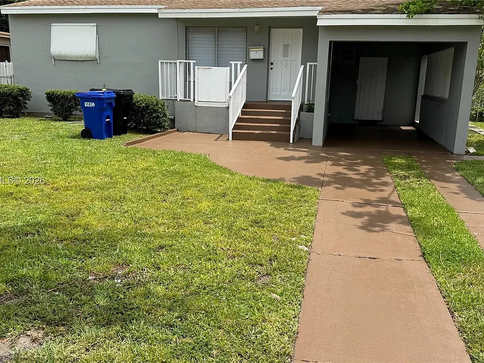 1096 NE 157th Ter