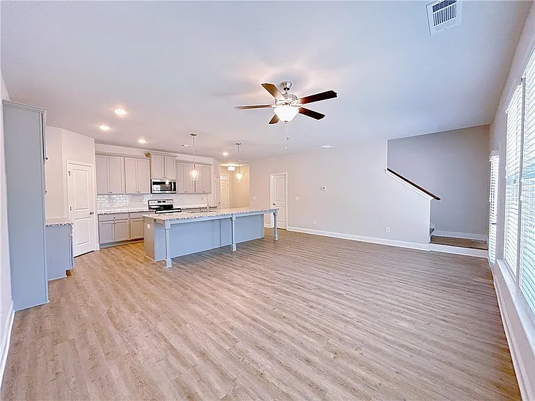 2586 Mills Commons Dr — Photo 8