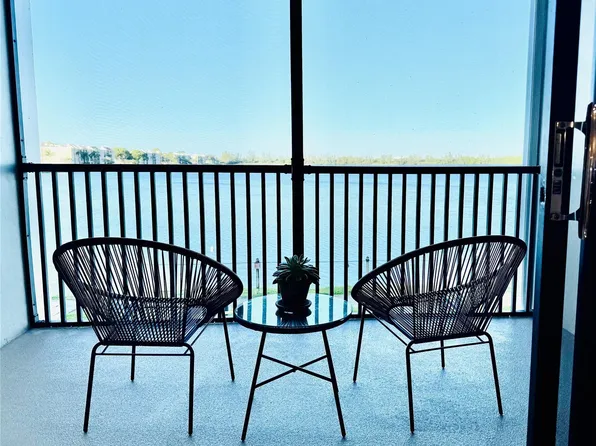 112 Lake Emerald #206, Oakland Park, FL 33309