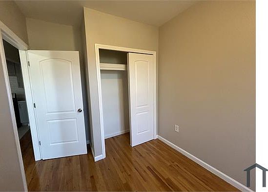 4th image of 828 Jackson Ave APT 3