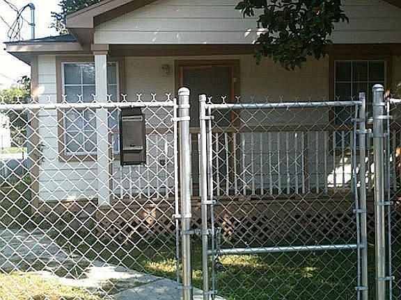 2nd image of 1001 E 32nd St