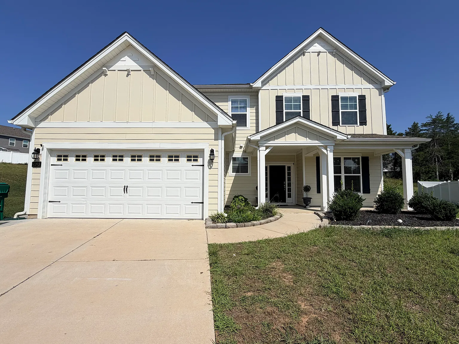 4 bed, 3.5 bath, 3183 sqft, $3,200 — Photo 1