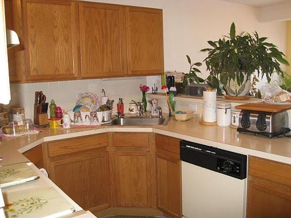 3rd image of 119 Delafield Ln #119