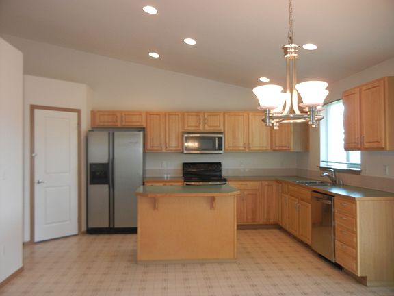 4th image of 7925 146th Street Ct E