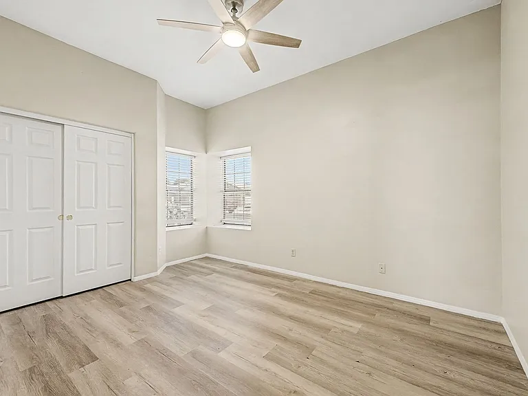 184 S Willow Creek St — Photo 23
