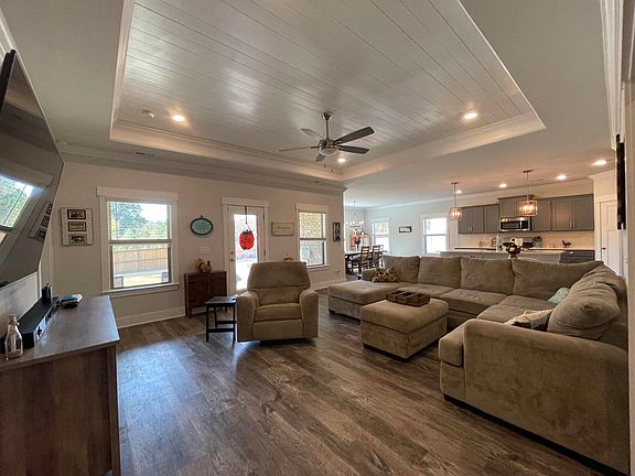 5th image of 1715 SE Meadowbrook Dr