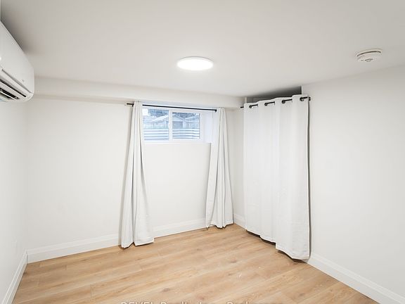 5th image of 718 Ontario Rd #2