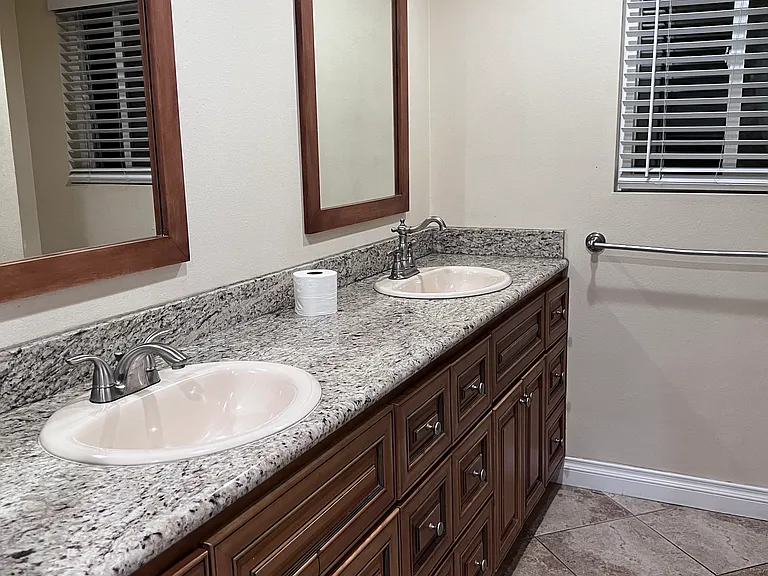 25132 Tasman Rd — Photo 6