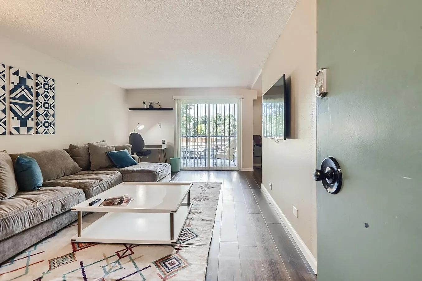1 bed, $3,150 — Photo 4