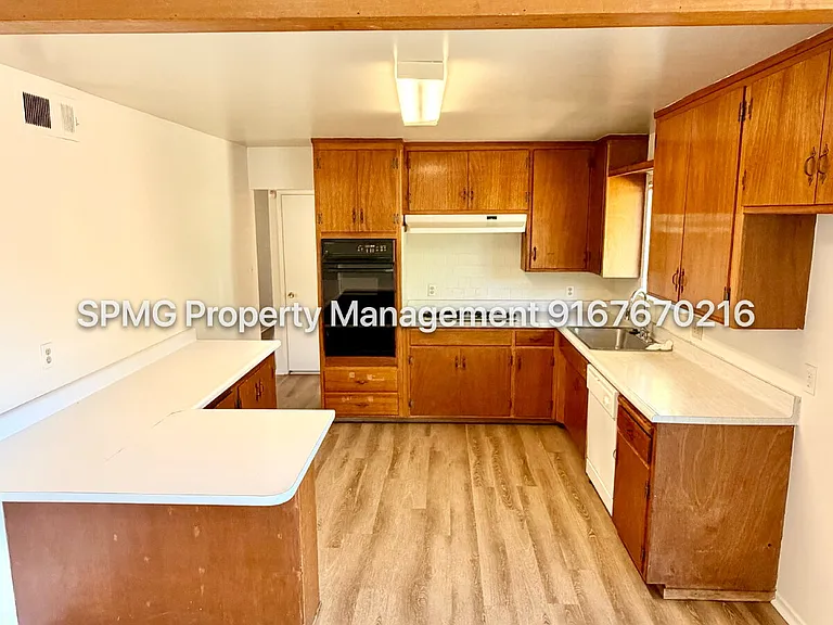 6769 Maywood Way — Photo 8