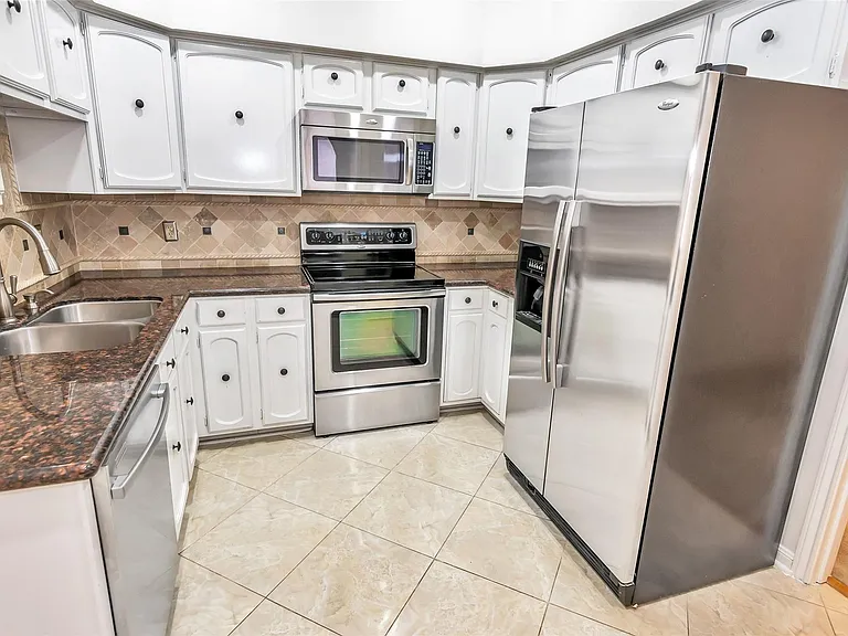 8615 La Fonte St — Photo 12