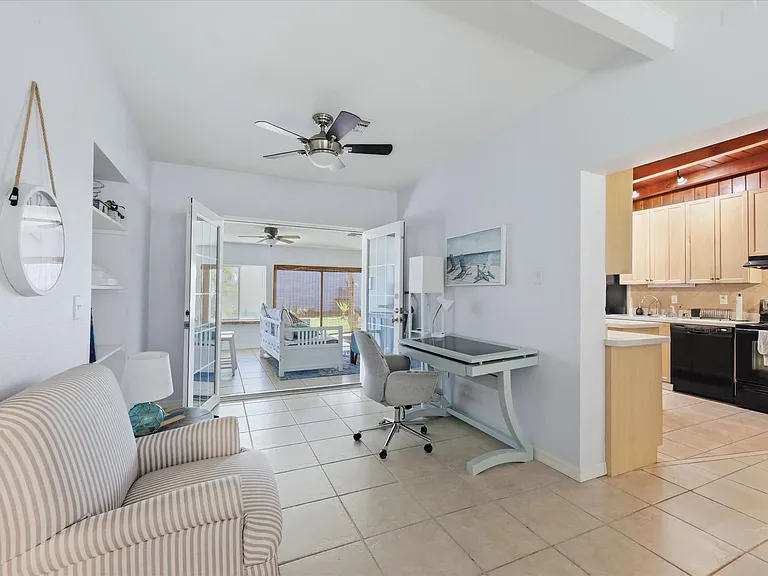 428 Court St — Photo 12
