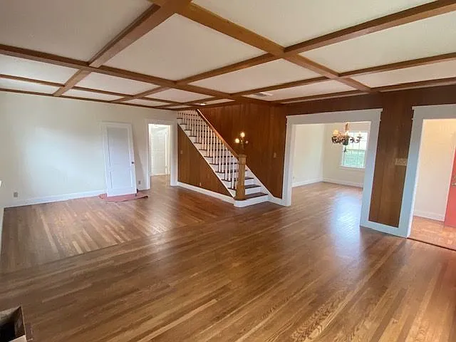 4 bed, 3.0 bath, 2300 sqft, $3,950 — Photo 4