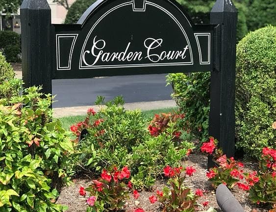 Beautifully maintained neighborhood