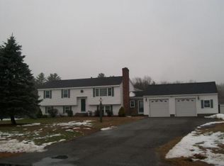 37 Greenough Rd, Plaistow, NH 03865