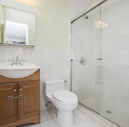 4th image of 689 Degraw St #2