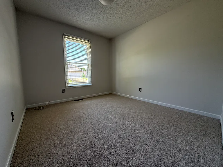 415 Harby Dr — Photo 15