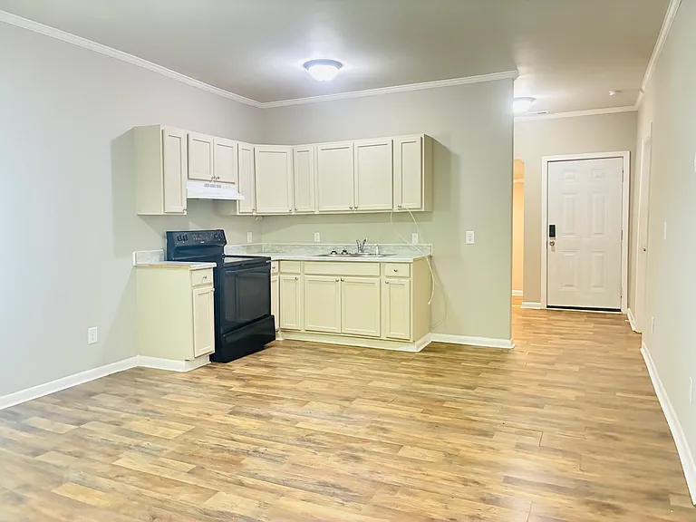 418 Orange St — Photo 2