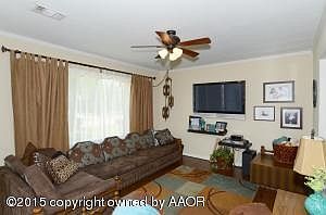 3rd image of 305 N Palo Duro St