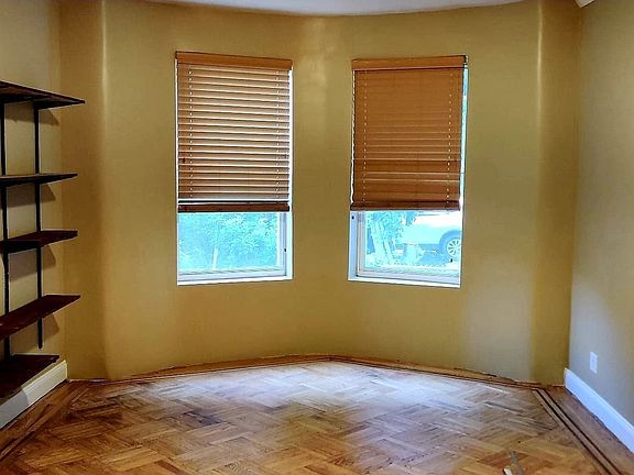 5th image of 260 E 26th St #1