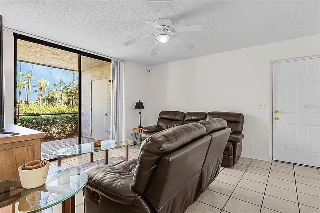 1 bed, 1.0 bath, 680 sqft, $1,950 — Photo 4