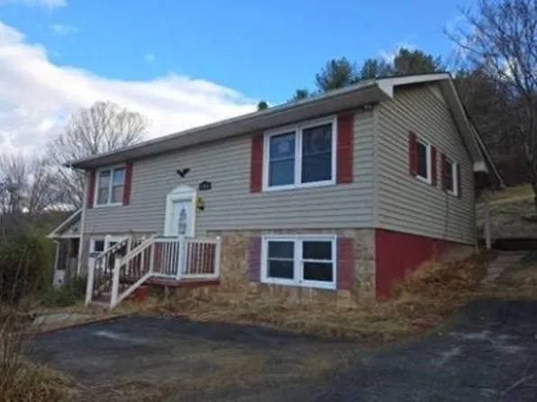 2166 Fire Tower Rd, Christiansburg, VA 24073