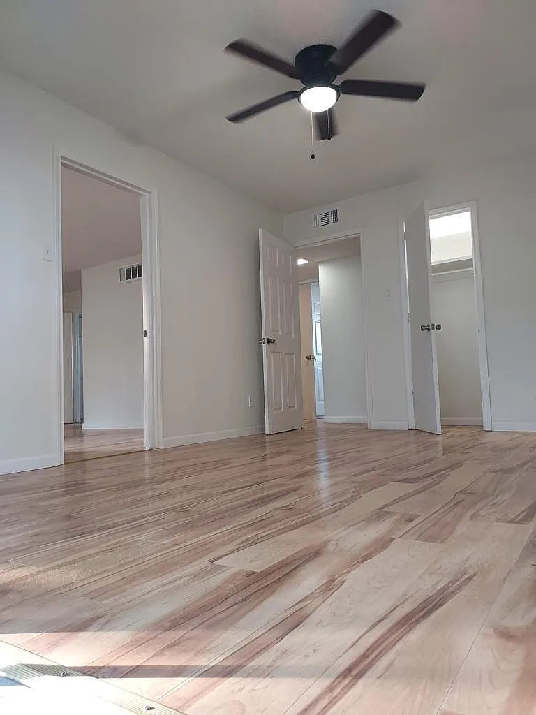 2 bed, 1044 sqft, $1,595 — Photo 1