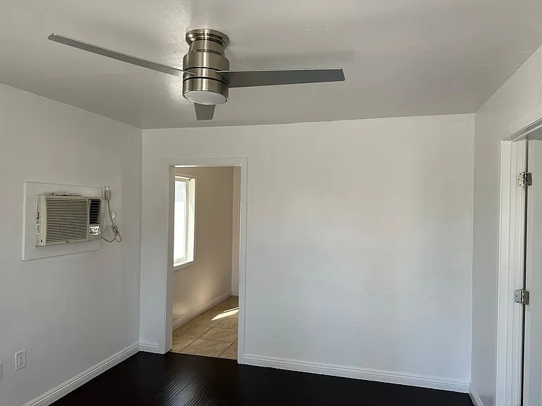 45307 Sierra Hwy — Photo 1