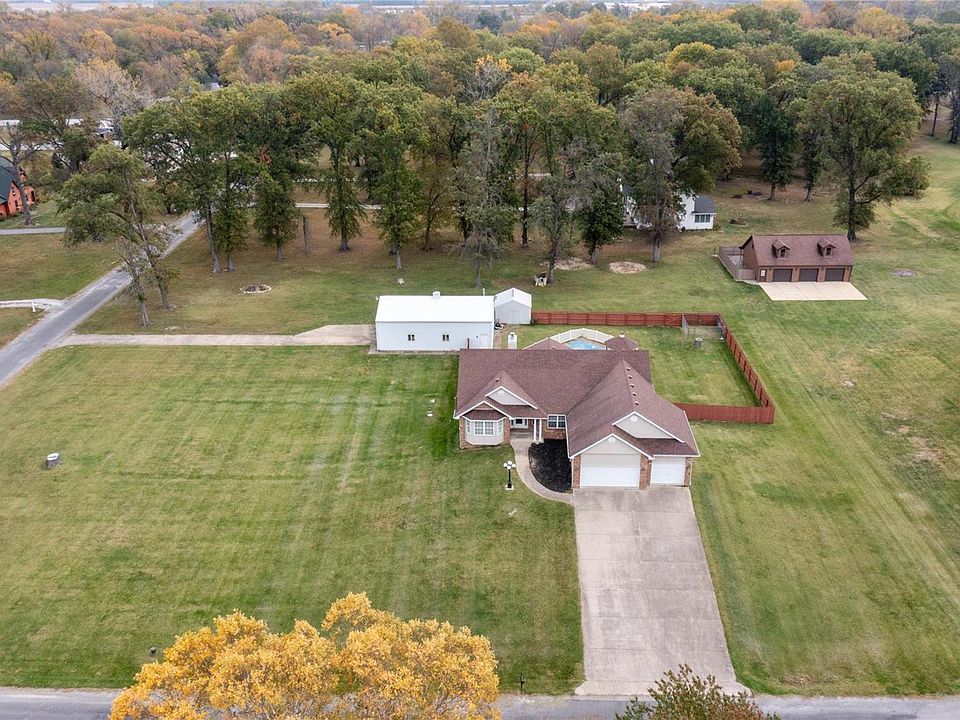1st image of 94 Shirlwin Dr