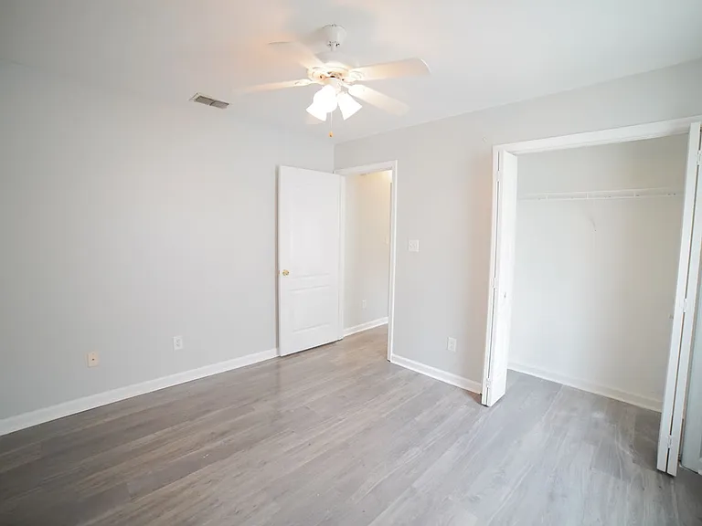 1060 Kingdom Dr — Photo 15