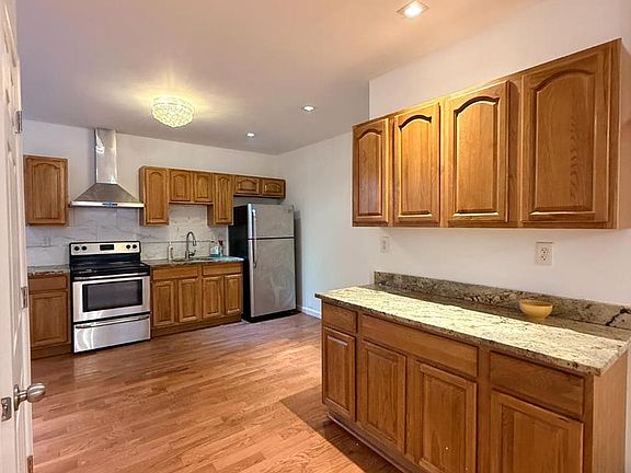 5th image of 5021 Hazel Ave
