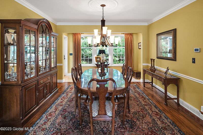4th image of 1035 Shannon Boulevard