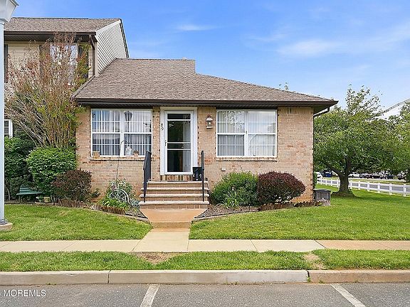 2nd image of 89 Valerie Court