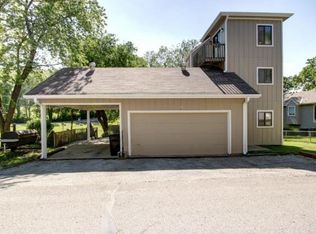 3 Clipper Dr, Lake Tapawingo, MO 64015
