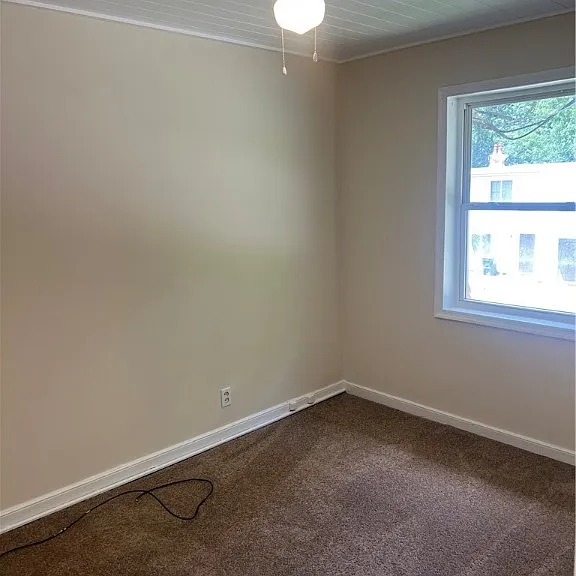 302 Monticello Dr — Photo 2