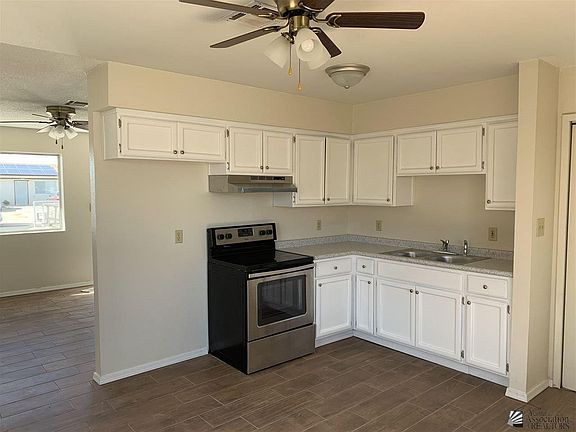 4th image of 865 N Orquidea Ave