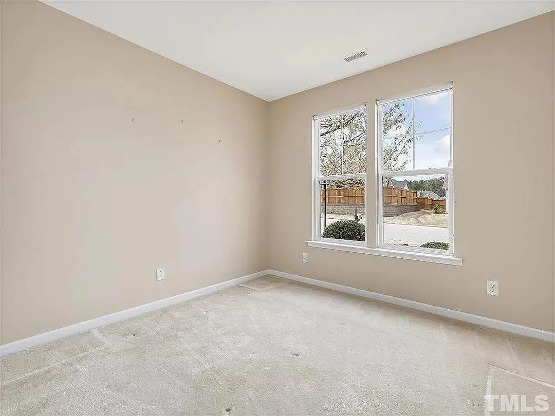 8506 Holdenby Trl — Photo 4