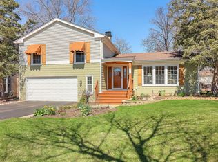 216 White Fawn Trl, Downers Grove, IL 60516