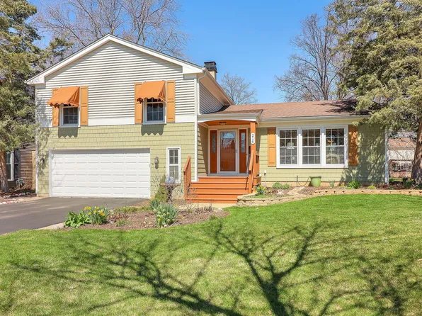 216 White Fawn Trl, Downers Grove, IL 60516