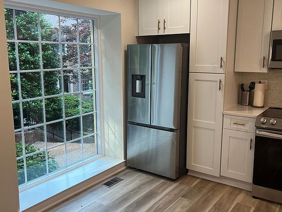 4th image of 620 N Armistead St
