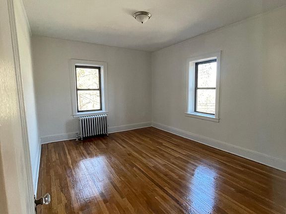 5th image of 119 Carpenter Ave APT A8
